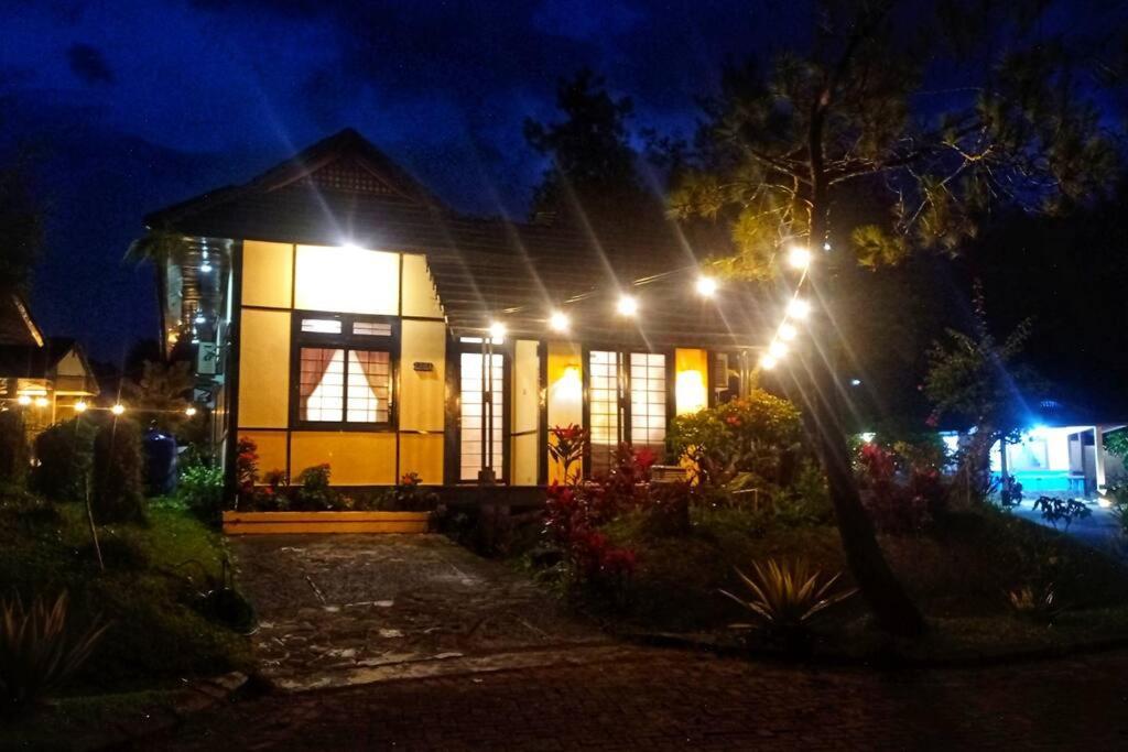 Designer Villa Tokyo Cianjur Dış mekan fotoğraf