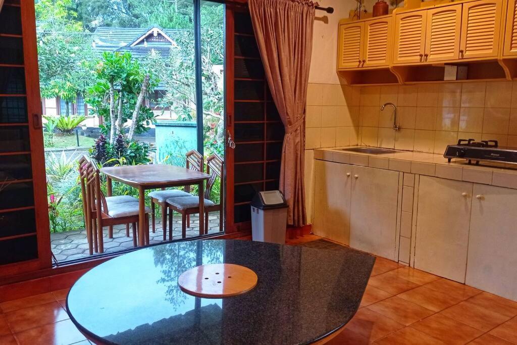 Designer Villa Tokyo Cianjur Dış mekan fotoğraf