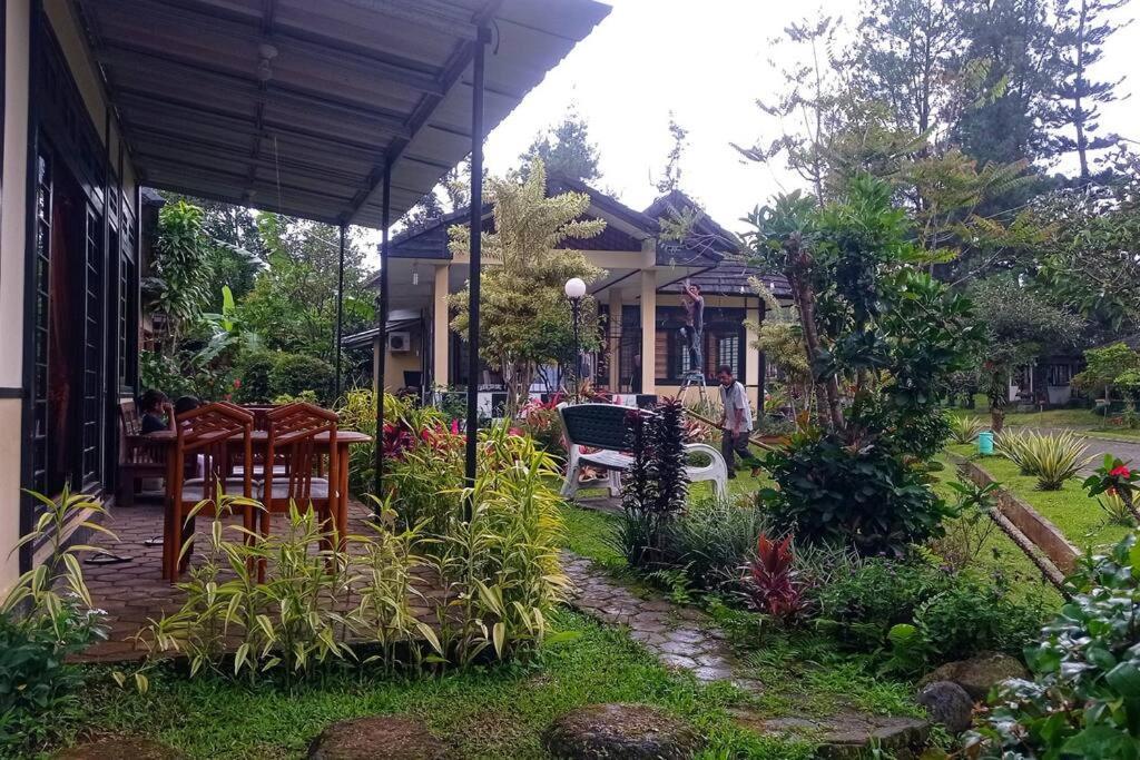 Designer Villa Tokyo Cianjur Dış mekan fotoğraf